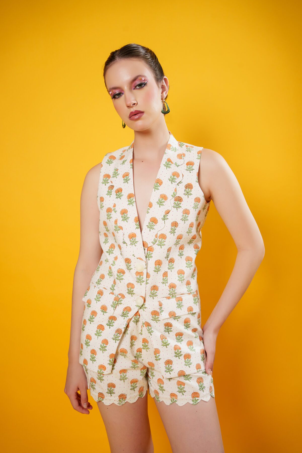 close up of peachy set