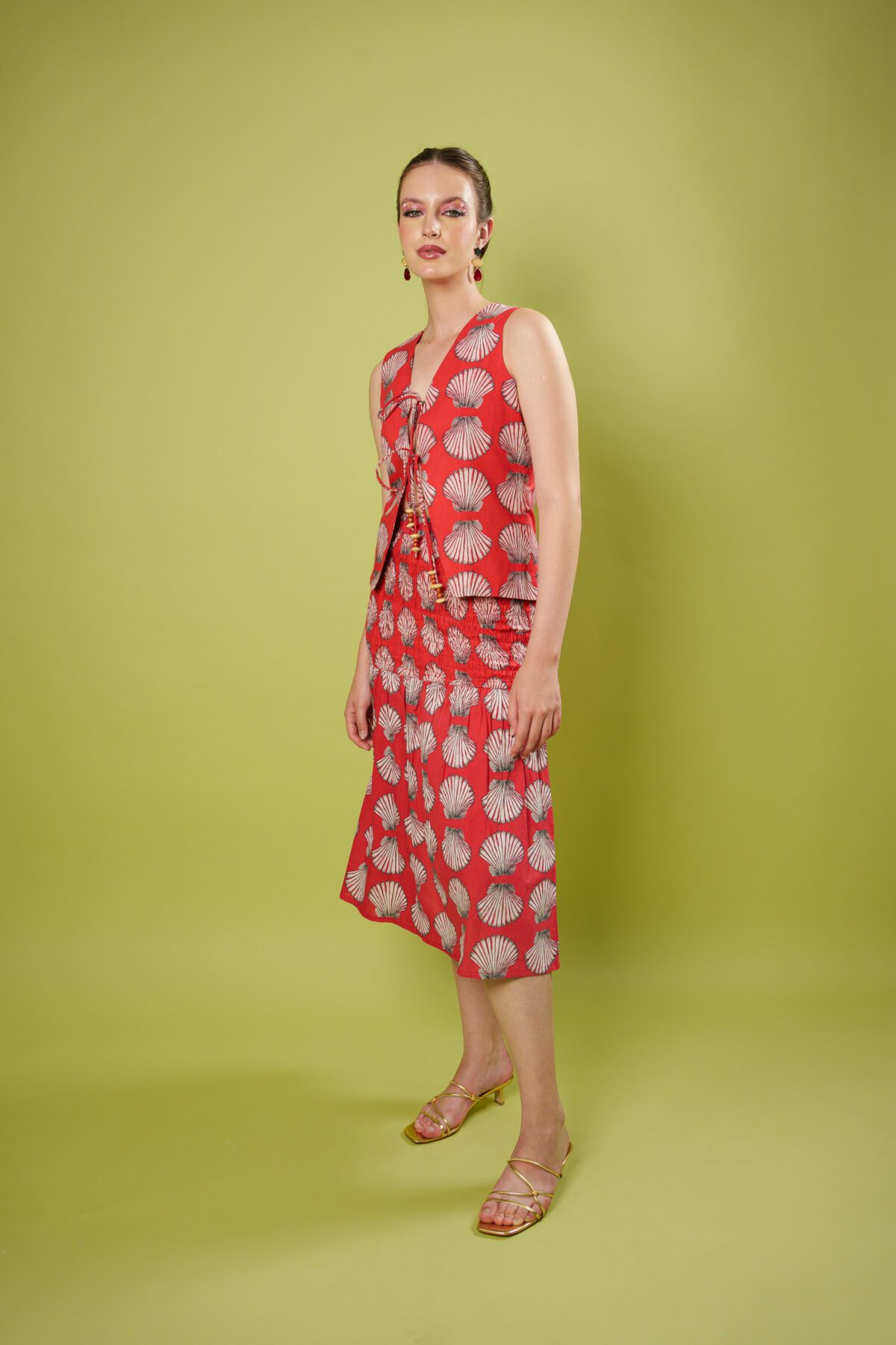 Concha Set full length model looking right