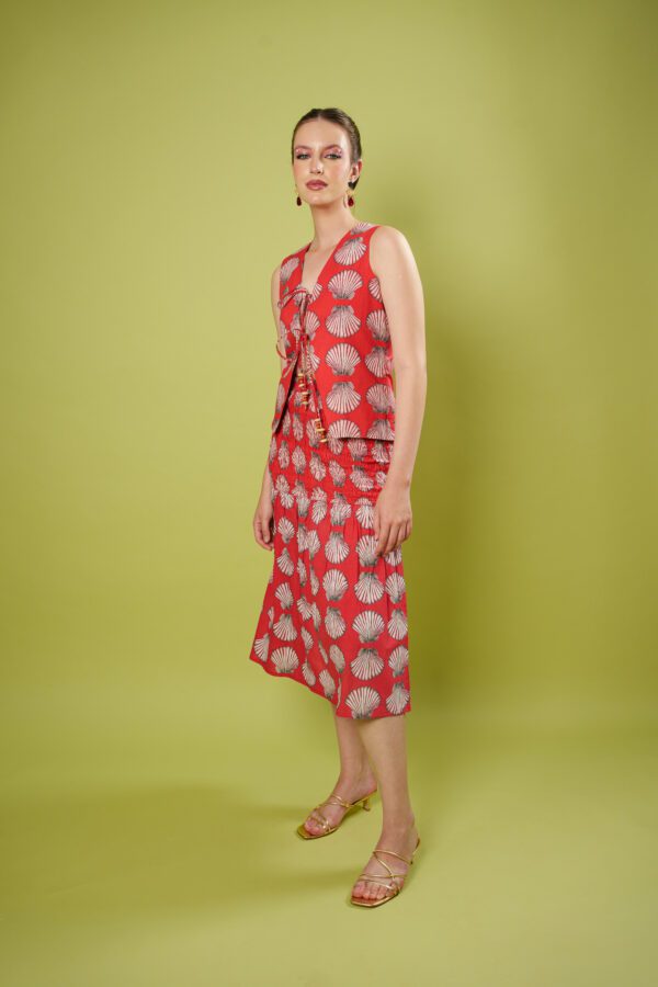Concha Set full length model looking right
