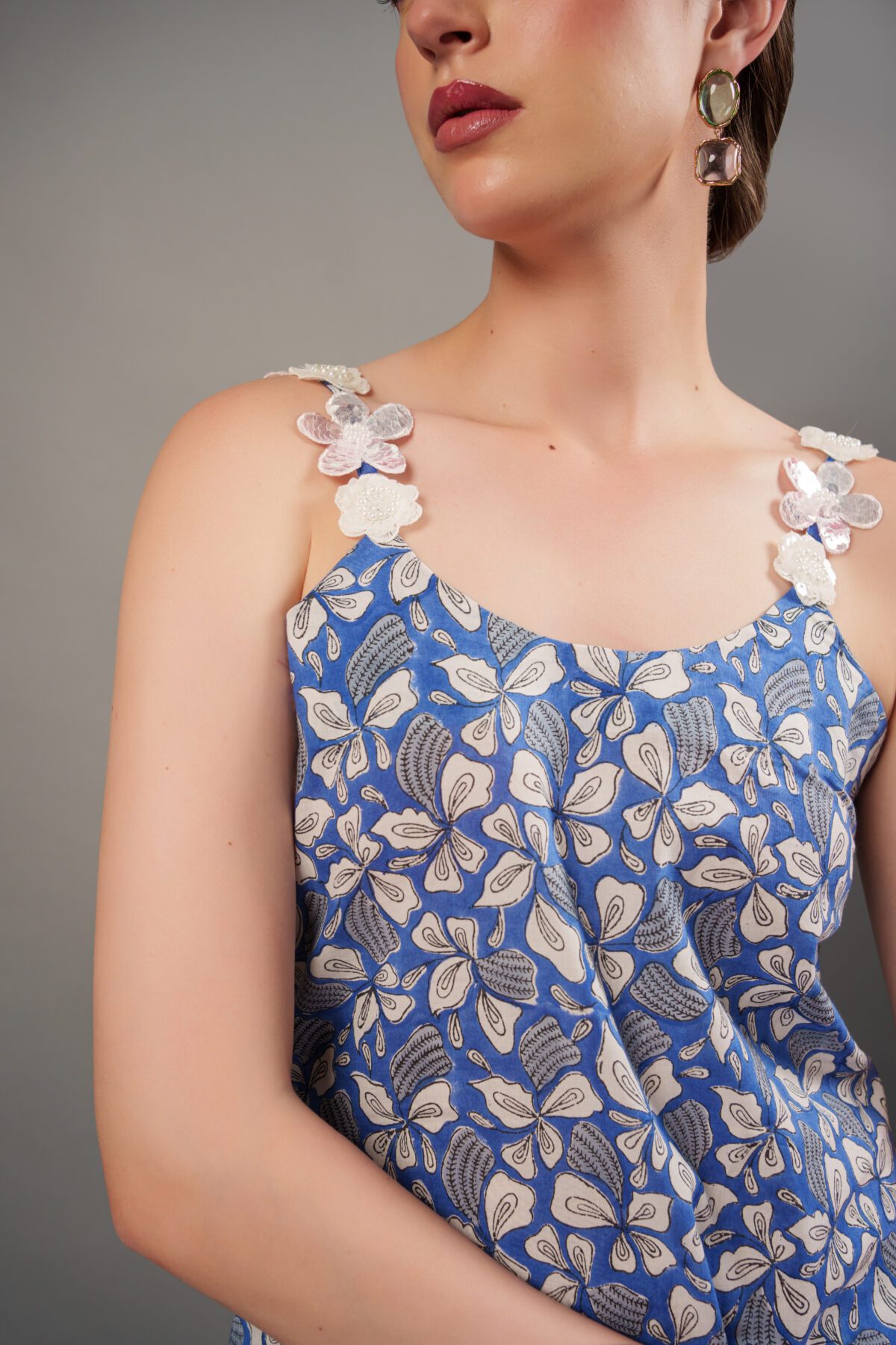 sapphire set kurta's lace details