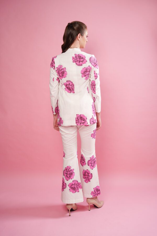 Blush set backside