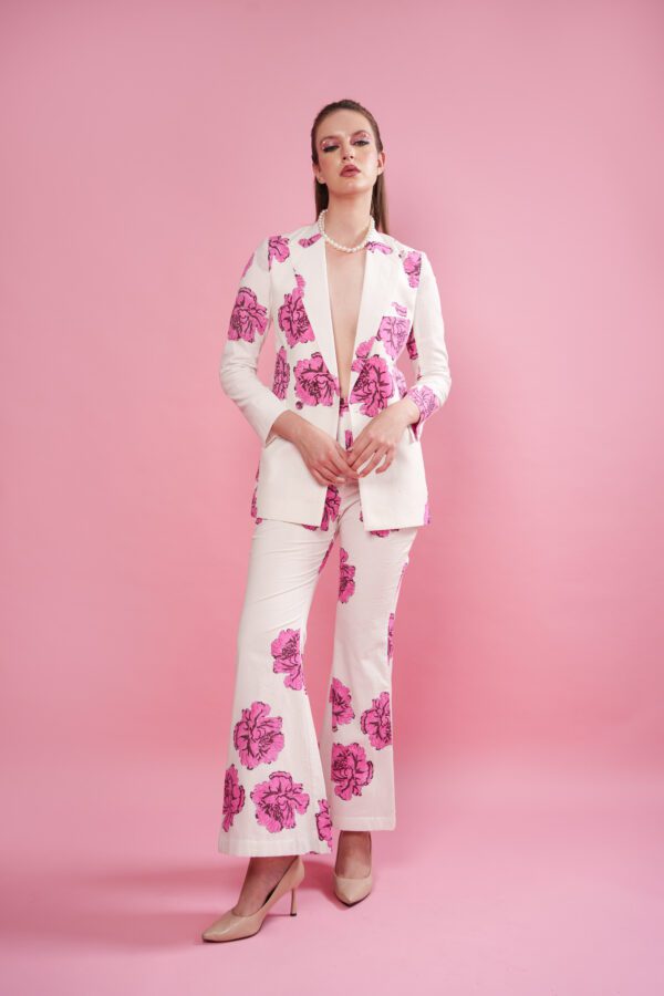 Blush Set full length frontside, with hands in the front
