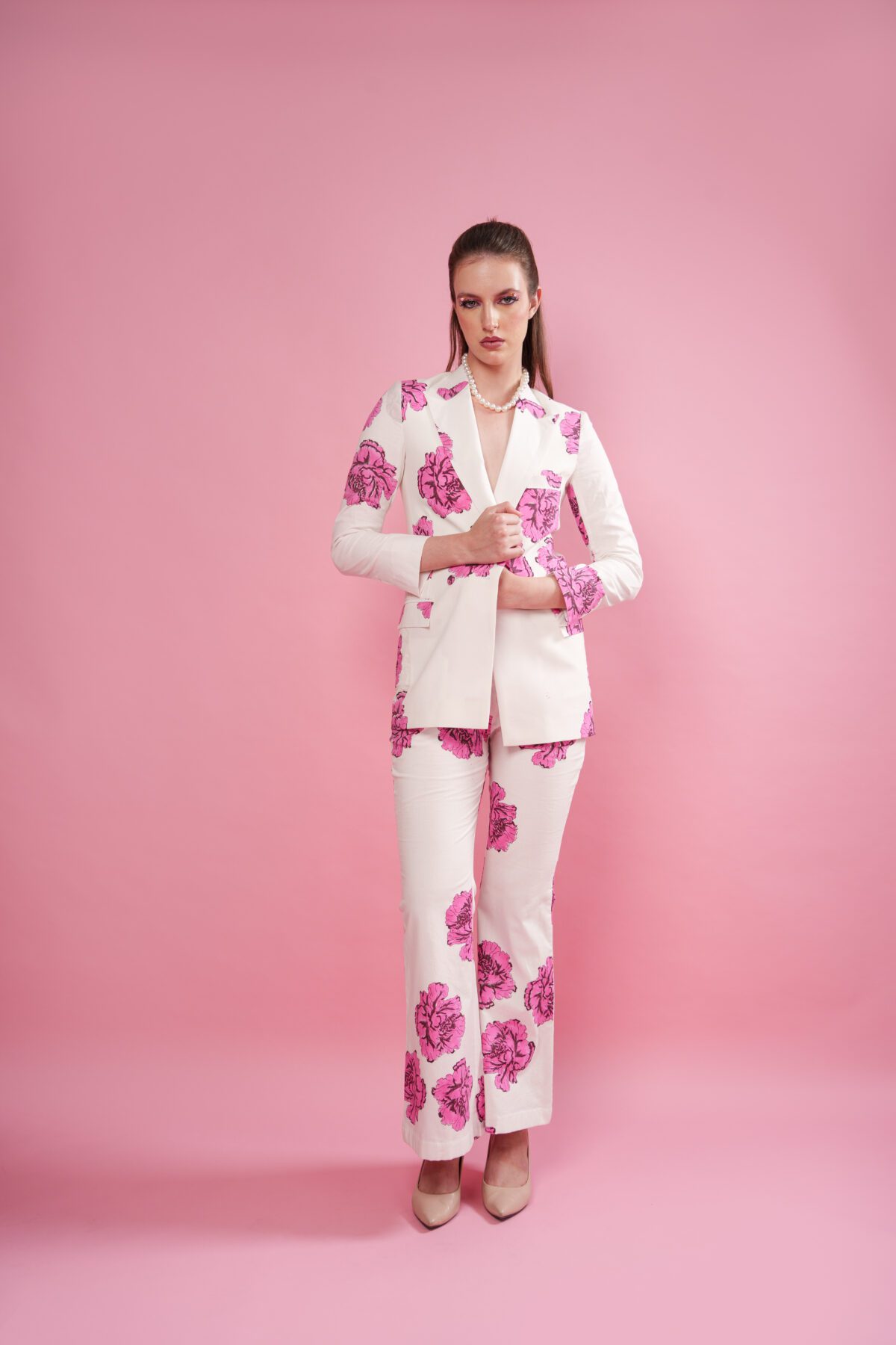 Blush Set model looking infront