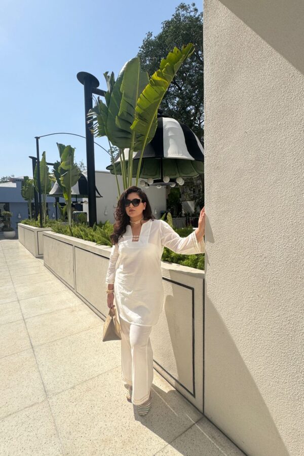 Noor Set full length image
